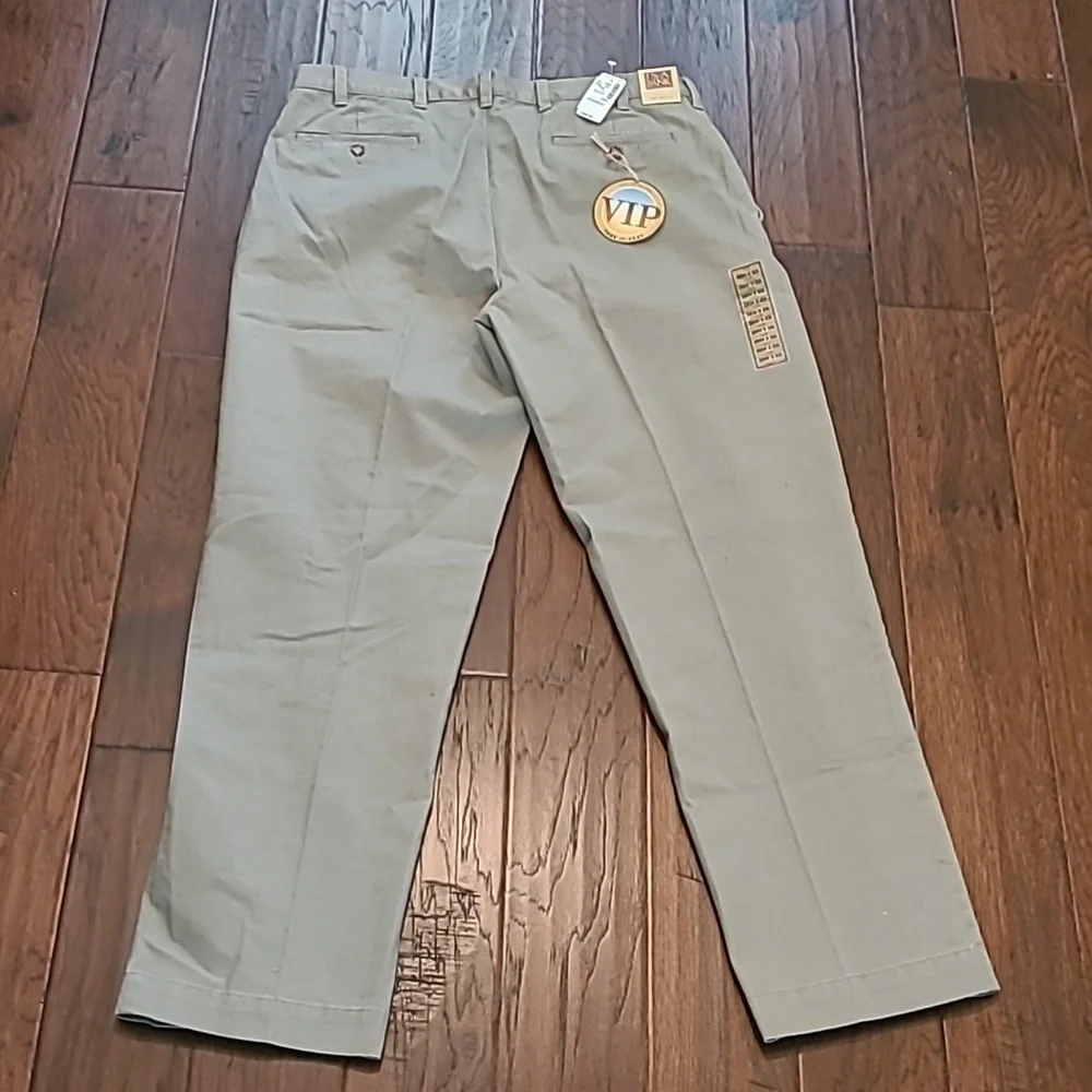 NWT Jos A Banks men's flat front khaki pants size 38x32